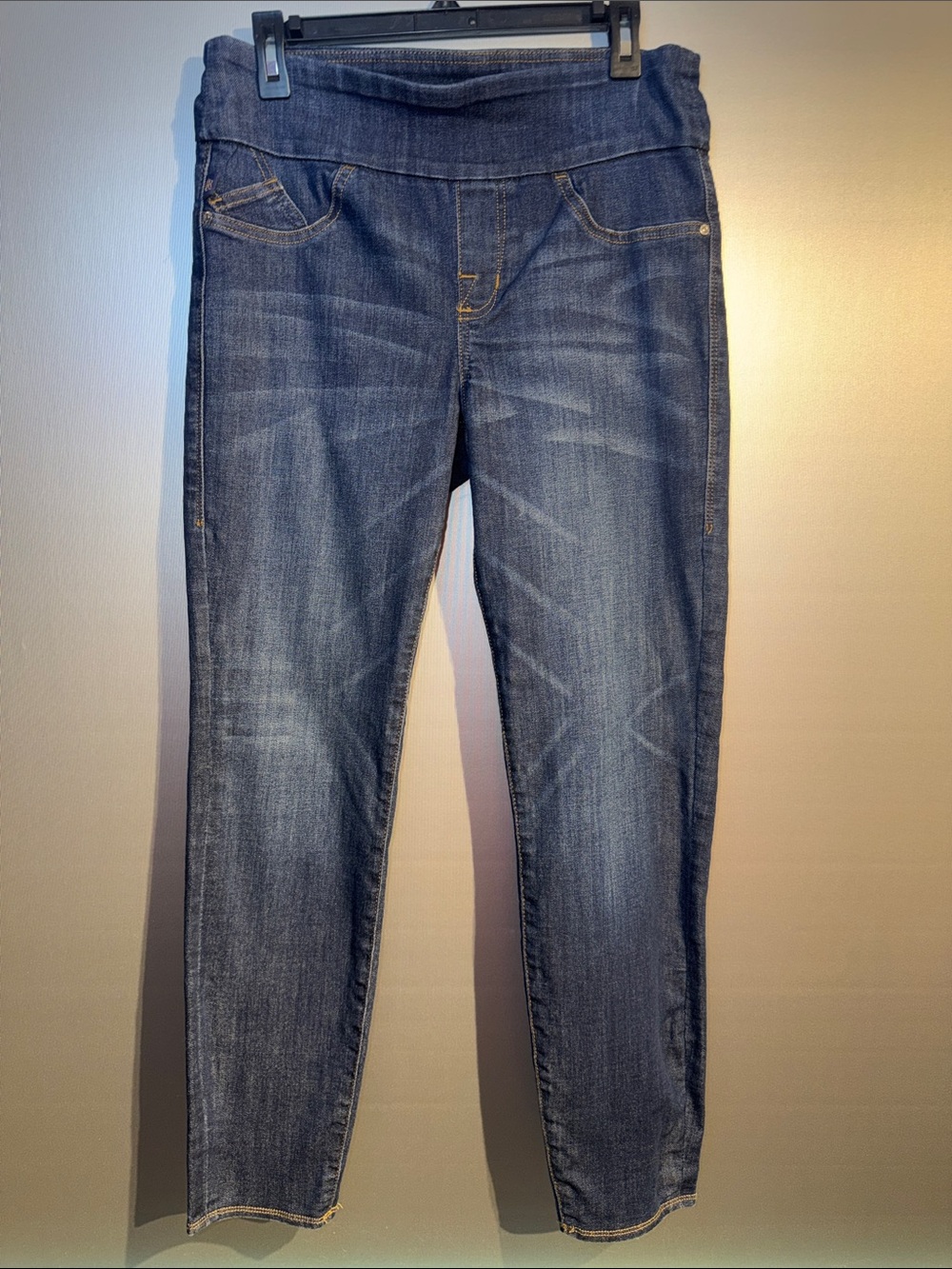 Rock & Republic Dark Wash Stretch Jeggings